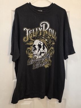 Comfort Colors Black 'Jelly Roll - Beautifully Broken' Graphic Tee